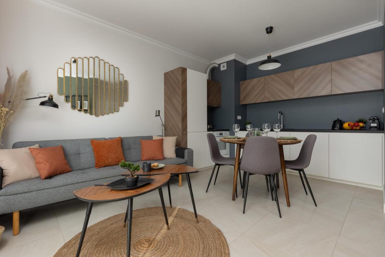 Lakeview Apartment Kapelanów Armii Krajowej by Renters Varsóvia Exterior foto