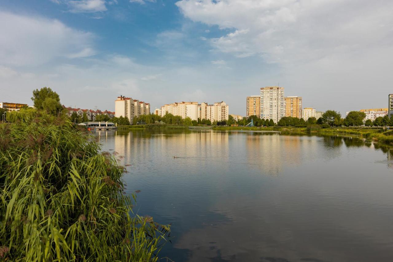 Lakeview Apartment Kapelanów Armii Krajowej by Renters Varsóvia Exterior foto