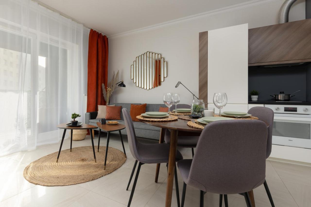 Lakeview Apartment Kapelanów Armii Krajowej by Renters Varsóvia Exterior foto