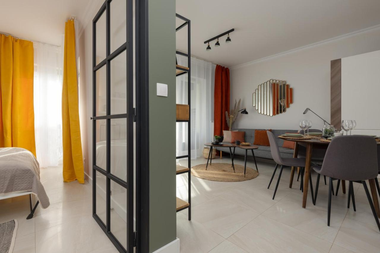 Lakeview Apartment Kapelanów Armii Krajowej by Renters Varsóvia Exterior foto