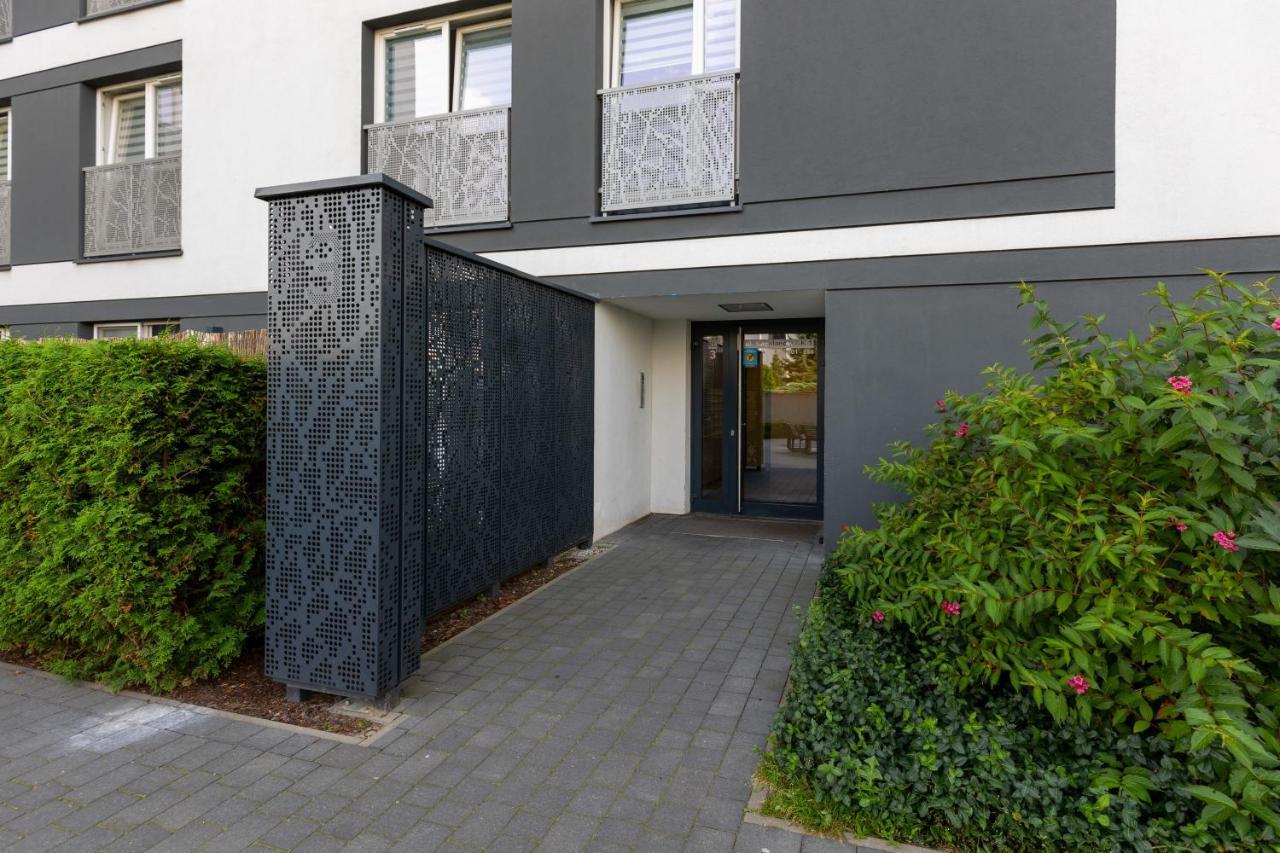 Lakeview Apartment Kapelanów Armii Krajowej by Renters Varsóvia Exterior foto