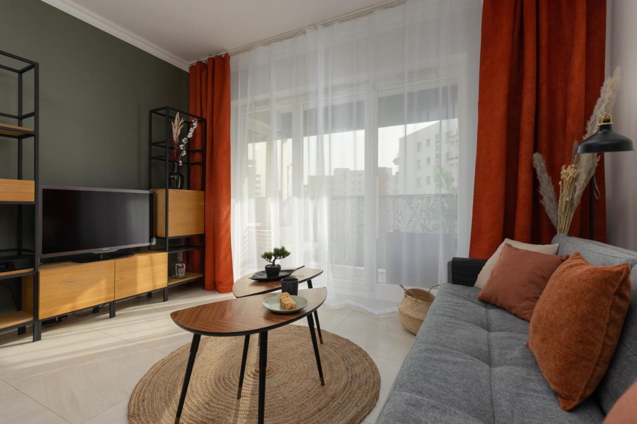 Lakeview Apartment Kapelanów Armii Krajowej by Renters Varsóvia Exterior foto